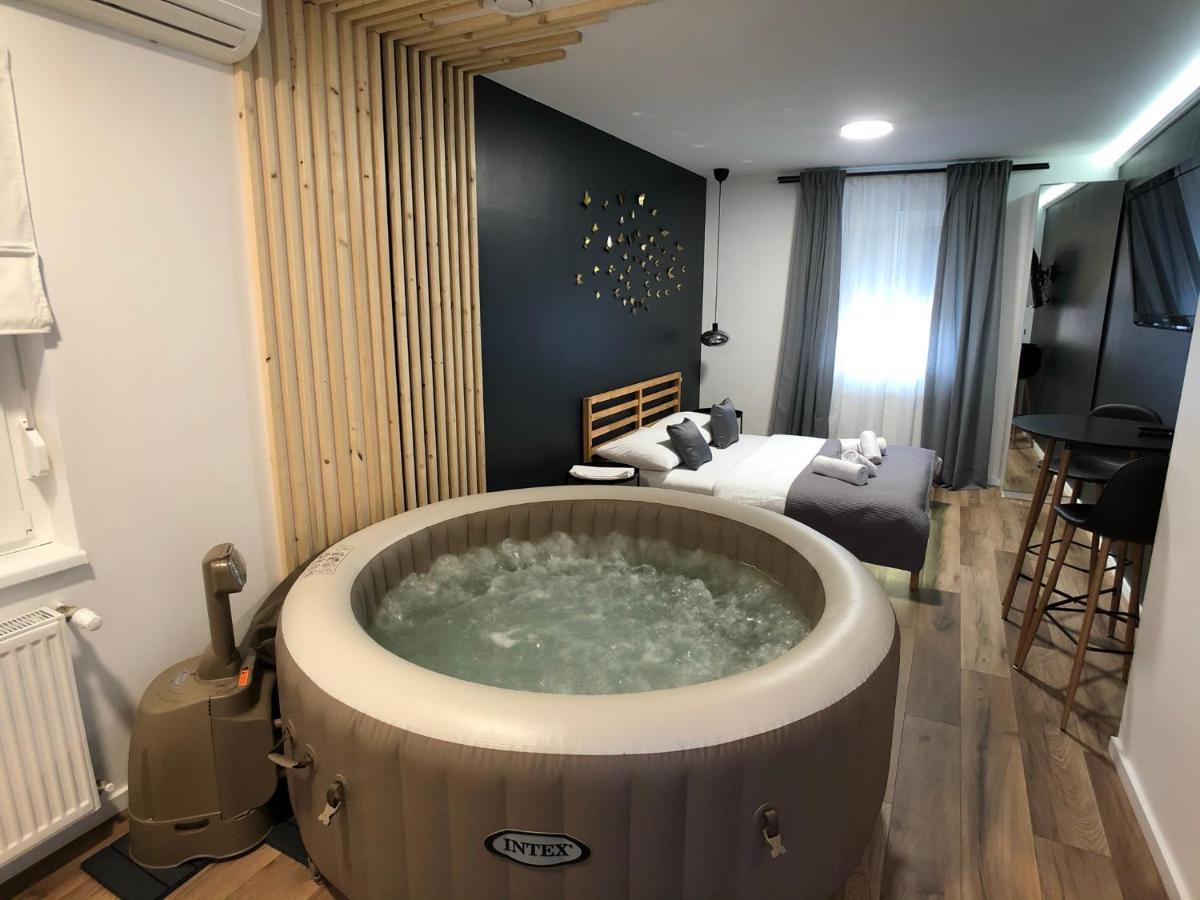 Apartment Zagreb Jacuzzi Eksteriør bilde