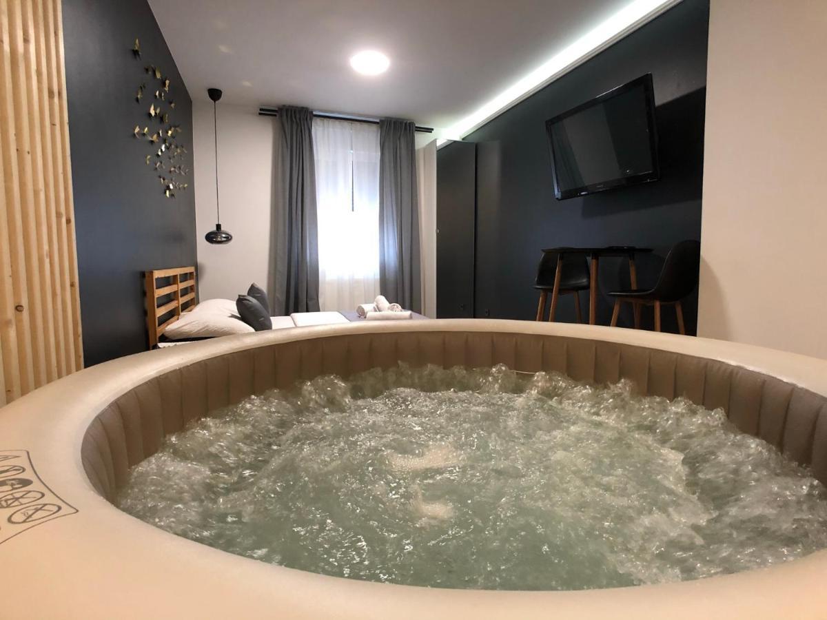 Apartment Zagreb Jacuzzi Eksteriør bilde